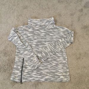 Converse sz Small Pullover Turtleneck Sweater